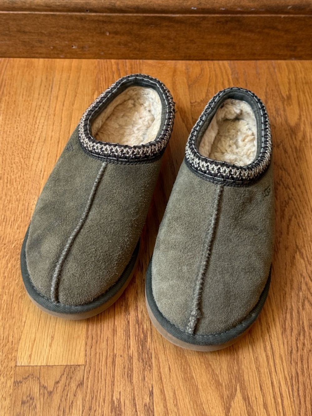 UGG Australia Tasman Indoor Outdoor Slippers Leather Upper Genuine Sheepskin Sz8